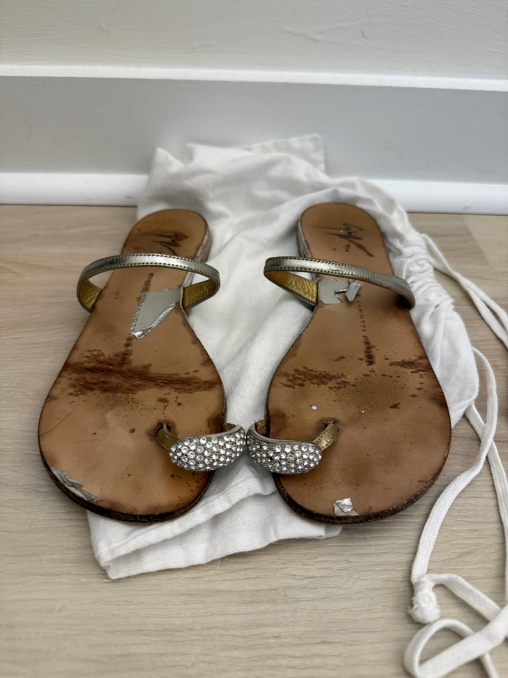 Giuseppe Zanotti Gold Crystal Toe-Ring Flat Sandals